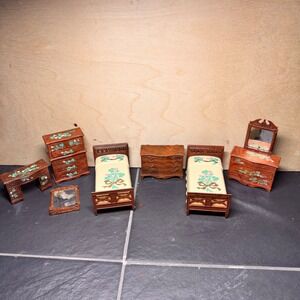 Vintage Renwal Dollhouse Bedroom Furniture Set 7pc Faux Wood Plastic B-85 USA